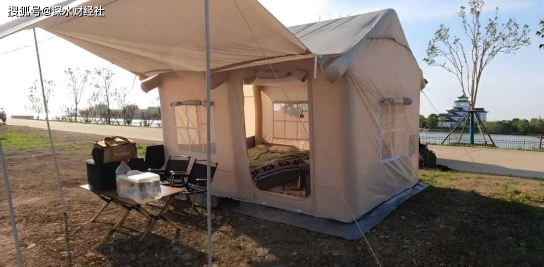 大军：年轻人开始对坐地起价说不！AG真人百家家乐平台景区外的帐篷