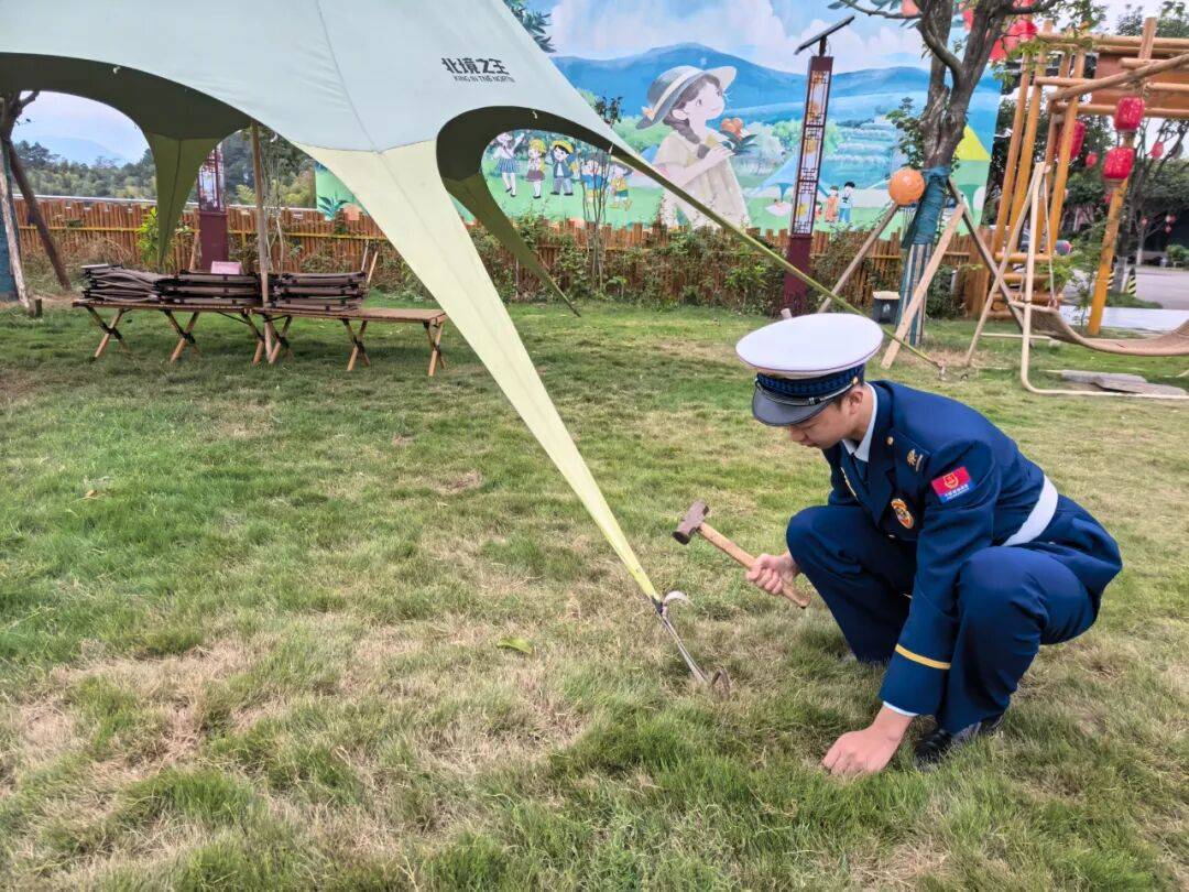 全“营” 户外消防安全隐患全扫清AG真人直营直播预告丨打卡秋游安(图2) 全“营” 户外消防安全隐患全扫清AG真人直营直播预告丨打卡秋游安(图2)